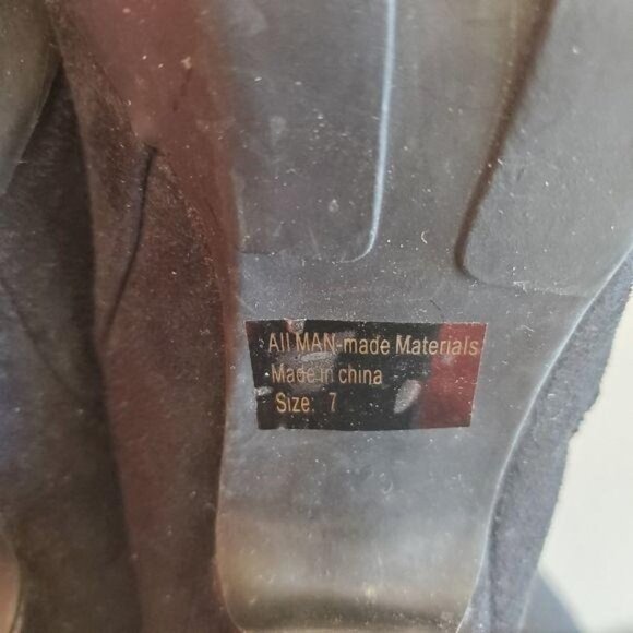 Wild Diva  Lounge Heel Suede Bootie - Picture 8 of 9